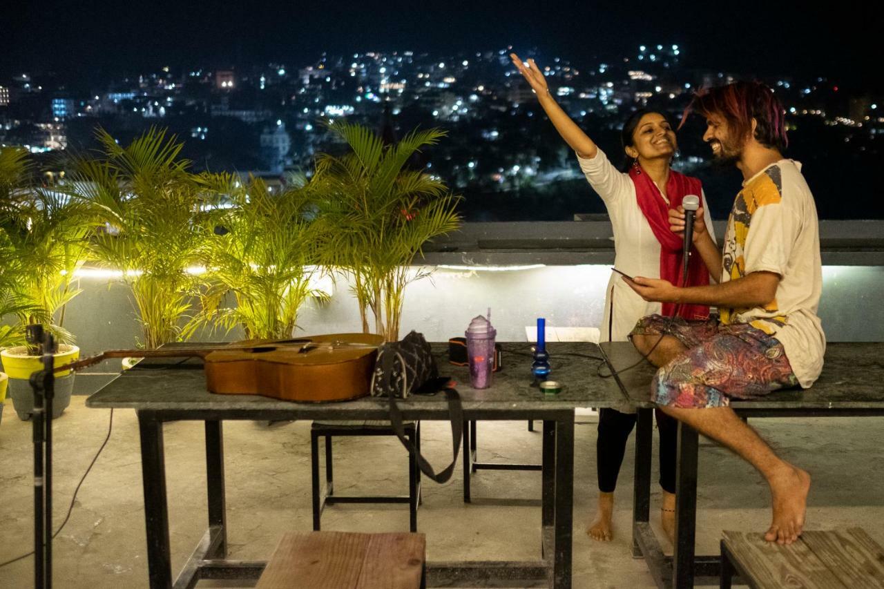 Bunkstay Coworking Hostel & Glamping Rishīkesh Exterior foto