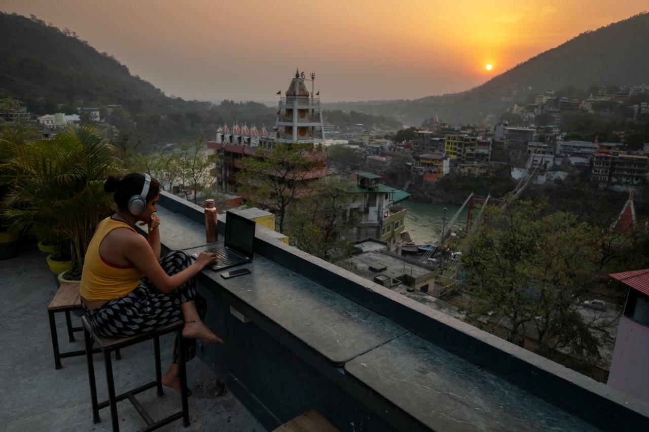 Bunkstay Coworking Hostel & Glamping Rishīkesh Exterior foto